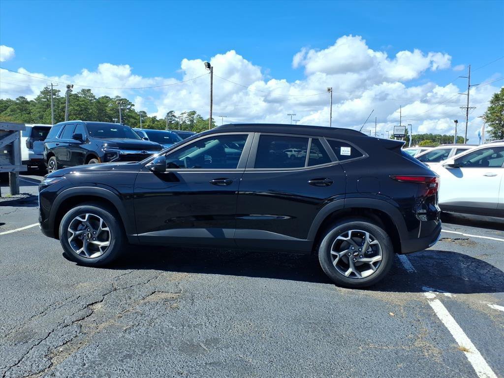 New 2026 Chevrolet Trax LT w/ LT Convenience Package FWD image 6