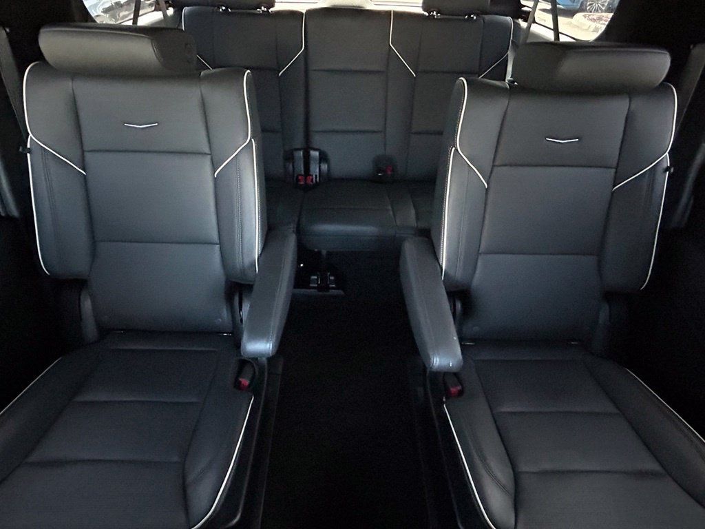 Used 2024 Cadillac Escalade ESV Premium Luxury w/ Performance Package AWD/4WD image 13