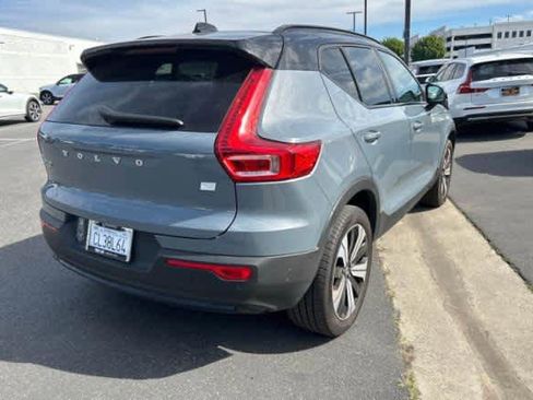 Used 2023 Volvo XC40 Recharge Plus image 2