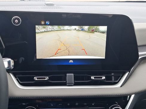 New 2026 Chevrolet Equinox LT w/ Convenience Package II image 32