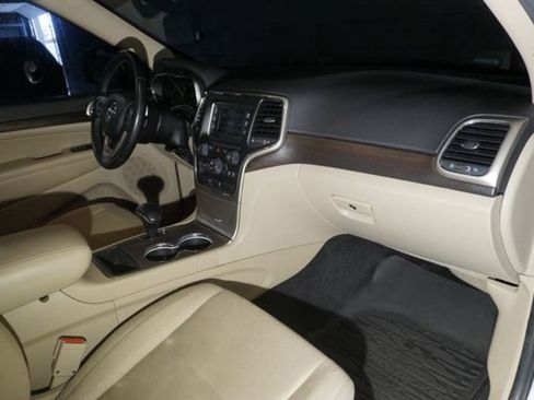 Used 2015 Jeep Grand Cherokee Laredo w/ Quick Order Package 23E image 16