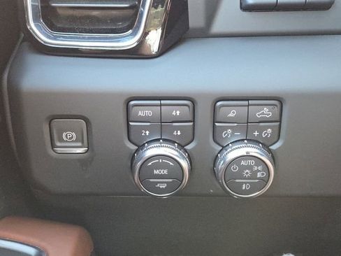 Used 2023 GMC Sierra 1500 Denali Ultimate image 11