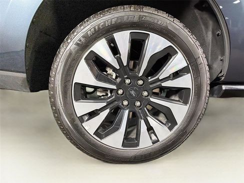 Used 2025 Ford Expedition Platinum w/ Driver's Package AWD/4WD image 36