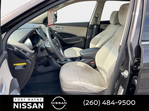 Used 2017 Hyundai Santa Fe SE AWD/4WD image 11