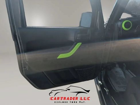 Used 2018 Jeep Wrangler Sport AWD/4WD image 13