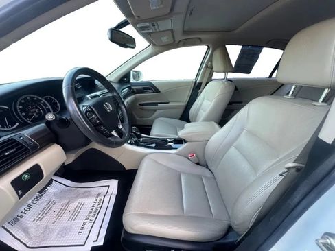 Used 2017 Honda Accord EX-L image 9