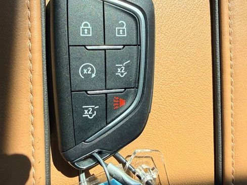 Used 2022 Cadillac Escalade Premium Luxury AWD/4WD image 31