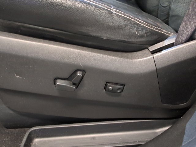 Used 2016 Dodge Grand Caravan SXT FWD image 12