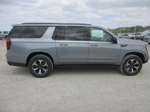 New 2026 GMC Yukon XL AT4 image 3