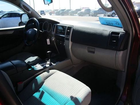 Used 2007 Toyota 4Runner SR5 AWD/4WD image 17