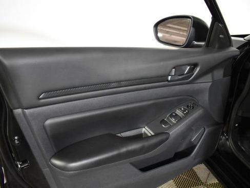 Certified 2025 Nissan Altima 2.5 S FWD image 7