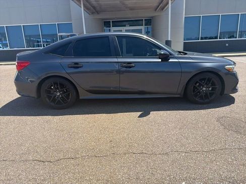 Used 2023 Honda Civic Sport image 3