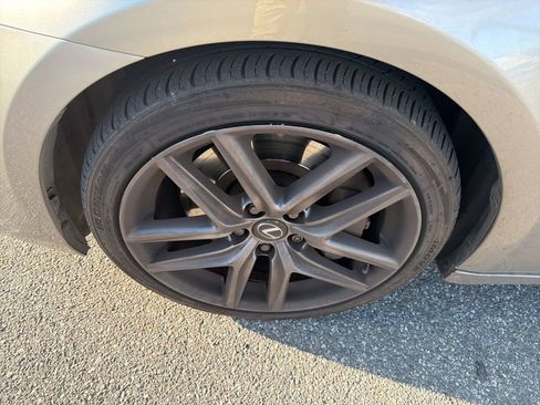 Used 2019 Lexus IS 300 image 11