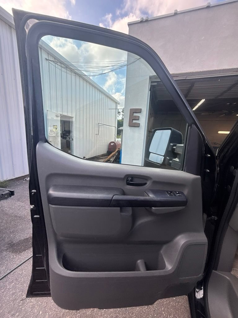 Used 2021 Nissan NV 3500 SL RWD image 11