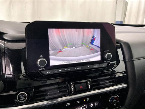 Certified 2024 Nissan Pathfinder SV image 19