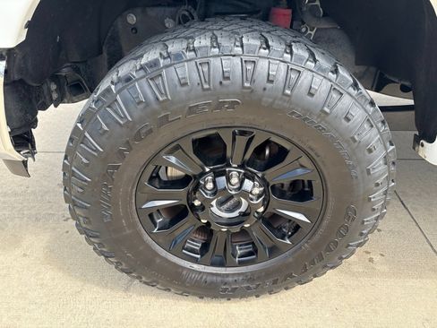 Used 2021 Ford F250 Lariat w/ Tremor Off-Road Package AWD/4WD image 10