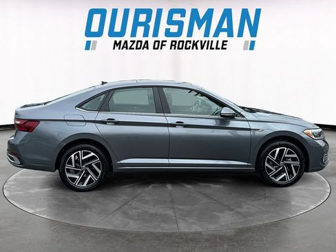 Used 2024 Volkswagen Jetta SEL image 7