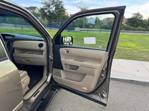Used 2010 Honda Pilot EX-L image 18