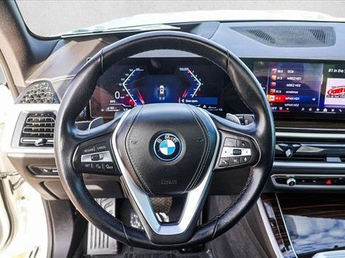 Used 2024 BMW X5 xDrive50e image 13