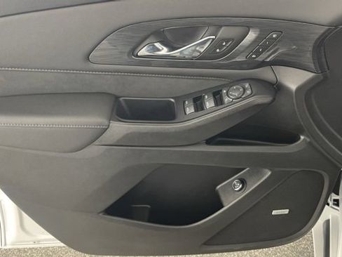 Used 2024 Chevrolet Traverse High Country image 34