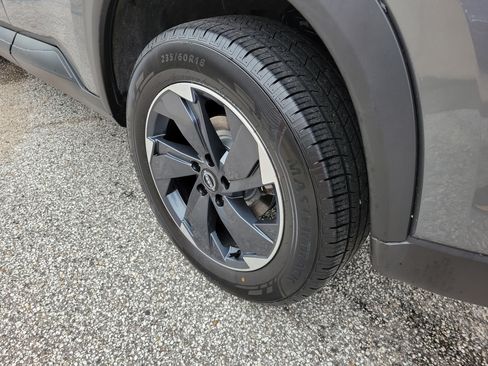 Used 2025 Nissan Rogue SV AWD/4WD image 26