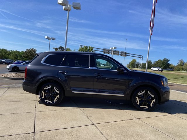 Used 2025 Kia Telluride S FWD image 16