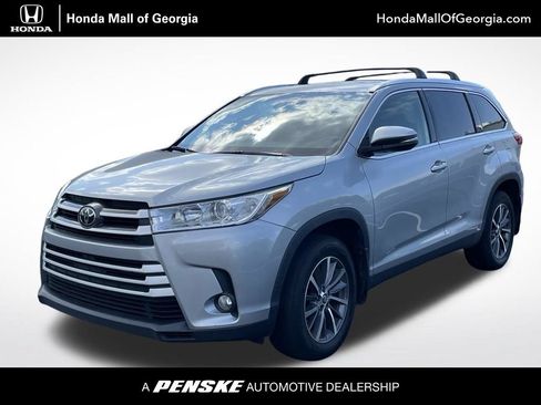 Used 2019 Toyota Highlander XLE AWD/4WD image 1