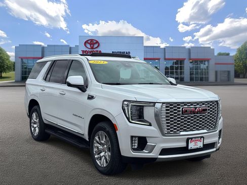 Used 2023 GMC Yukon Denali image 2