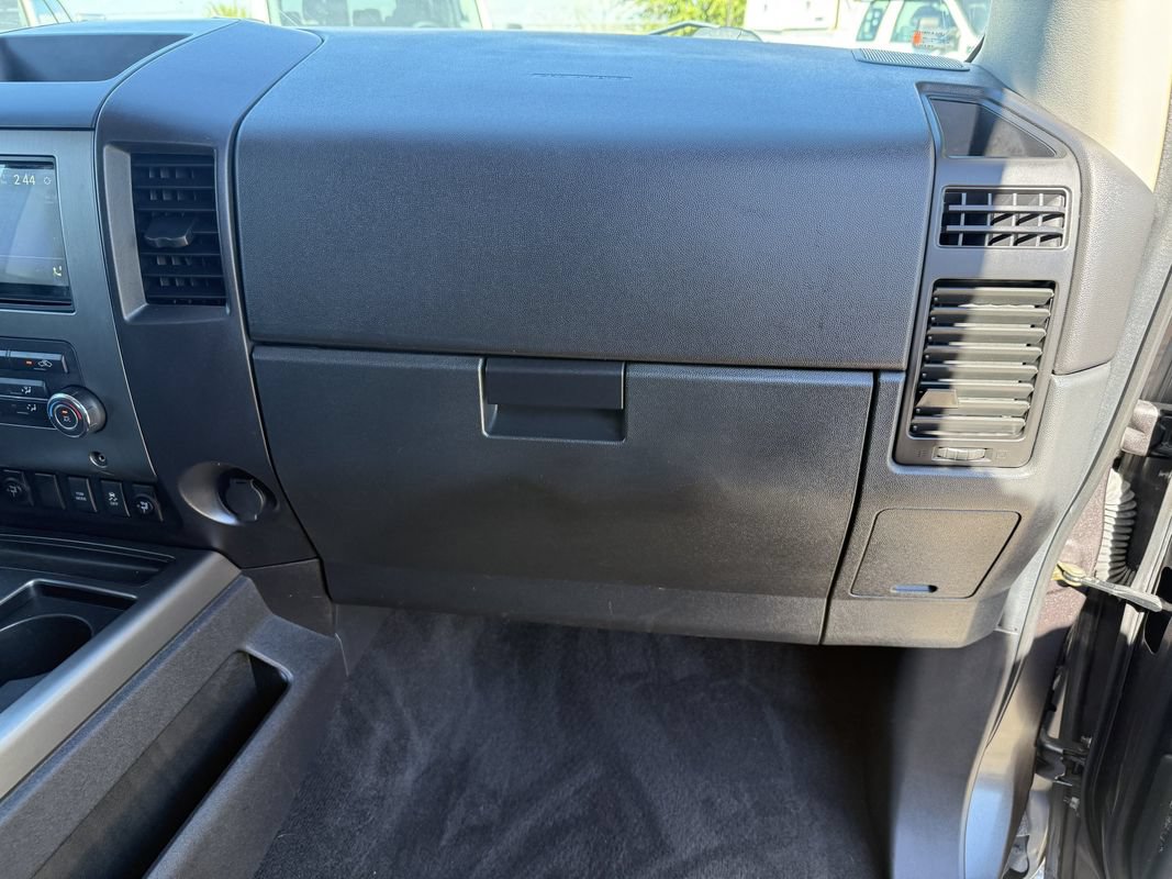 Used 2012 Nissan Titan SV w/ SV Value Truck Pkg RWD image 19