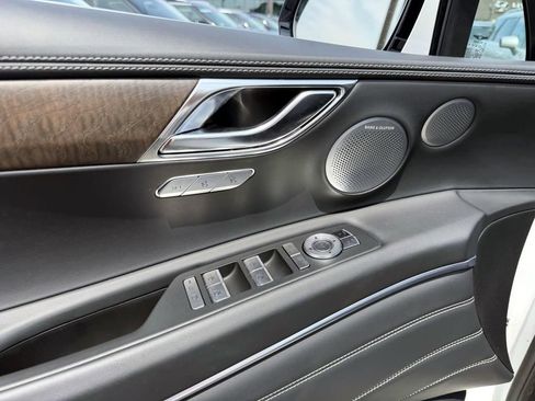 Certified 2025 Genesis GV80 3.5T Advanced AWD/4WD image 19