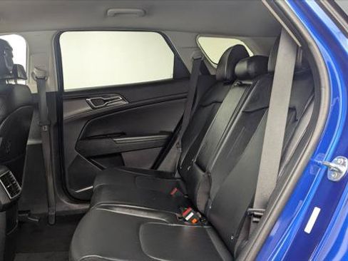 Used 2024 Kia Sportage EX FWD image 17