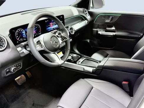 New 2026 Mercedes-Benz GLB 250 4MATIC image 5