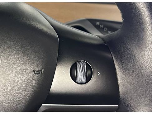 Used 2023 Tesla Model Y Performance image 26