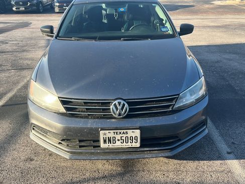 Used 2015 Volkswagen Jetta SE image 4