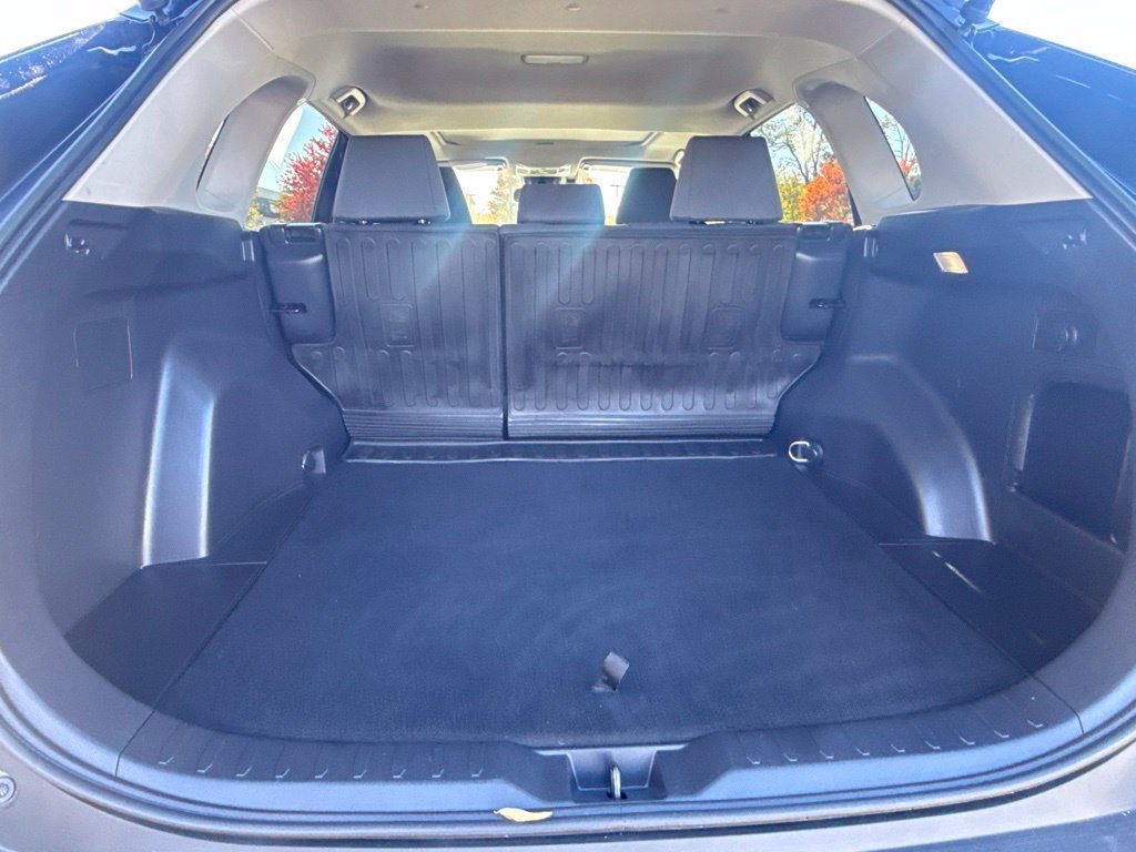 Certified 2022 Toyota RAV4 XLE w/ Convenience Package AWD/4WD image 17