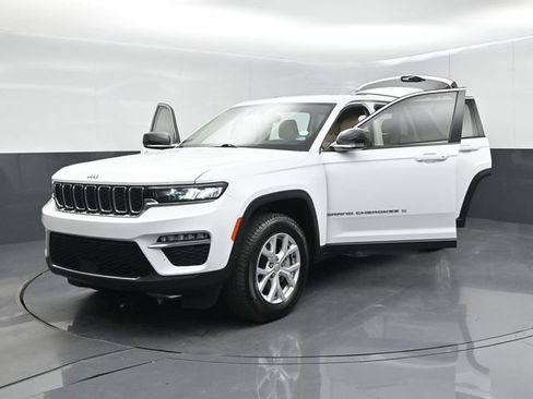 Used 2022 Jeep Grand Cherokee Limited AWD/4WD image 63