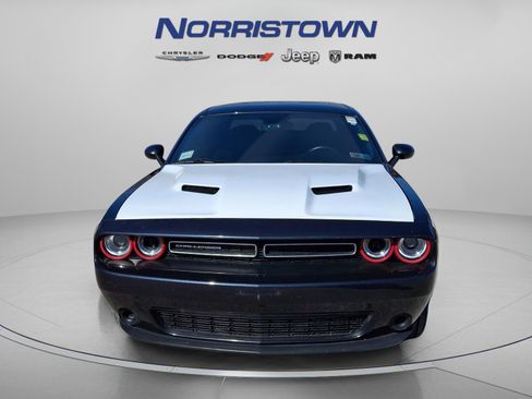 Certified 2019 Dodge Challenger SXT image 2