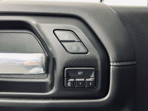 Used 2019 Chevrolet Silverado 1500 High Country image 22