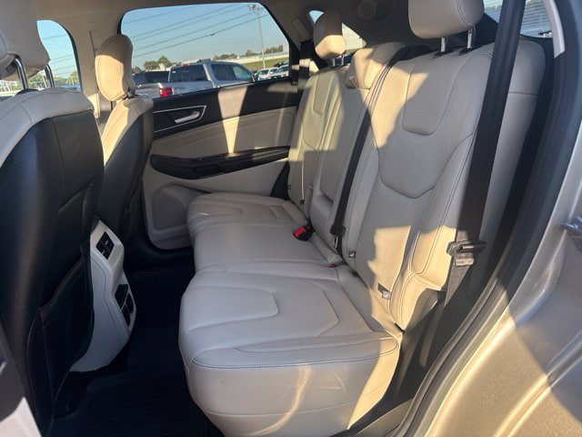 Used 2018 Ford Edge Titanium w/ Technology Package FWD image 27