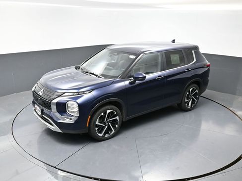 Used 2024 Mitsubishi Outlander SE image 47