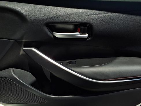 Certified 2024 Toyota Corolla SE w/ SE Premium Package FWD image 31
