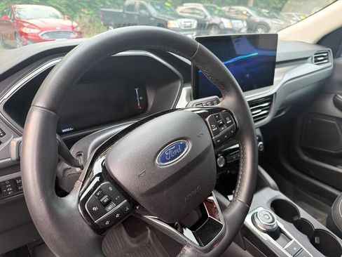 Used 2023 Ford Escape Active w/ Tech Pack #1 AWD/4WD image 10