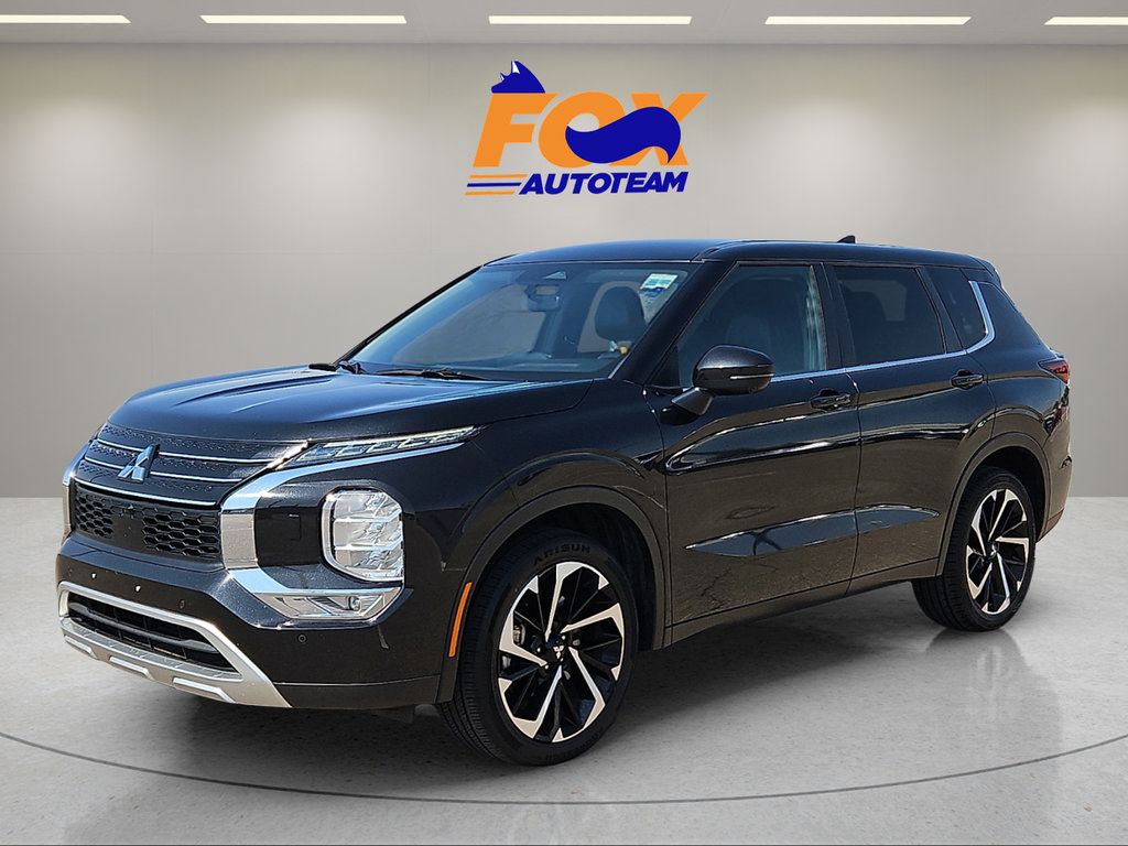 Used 2024 Mitsubishi Outlander AWD image 1