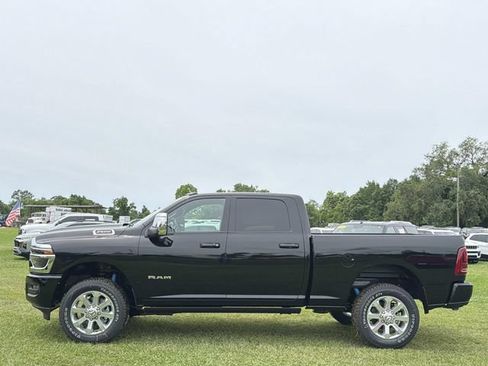 New 2026 RAM 2500 Laramie AWD/4WD image 14