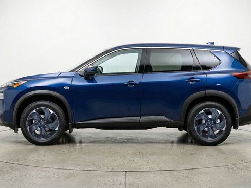 Used 2025 Nissan Rogue SV image 5