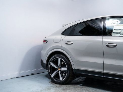 New 2026 Porsche Cayenne E-Hybrid Coupe image 11
