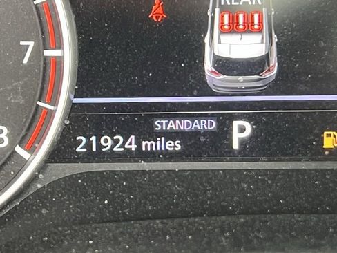 Used 2023 Nissan Rogue SL w/ SL Premium Package image 12