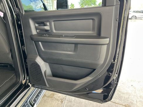 Used 2024 RAM 3500 Tradesman w/ Chrome Appearance Group image 33