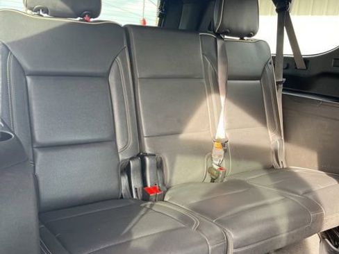 Used 2023 Chevrolet Suburban Premier image 34