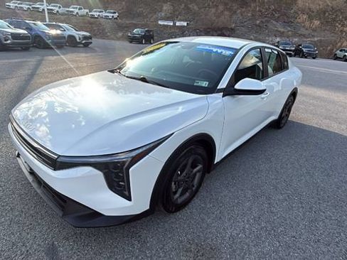 Used 2025 Kia K4 FWD image 8